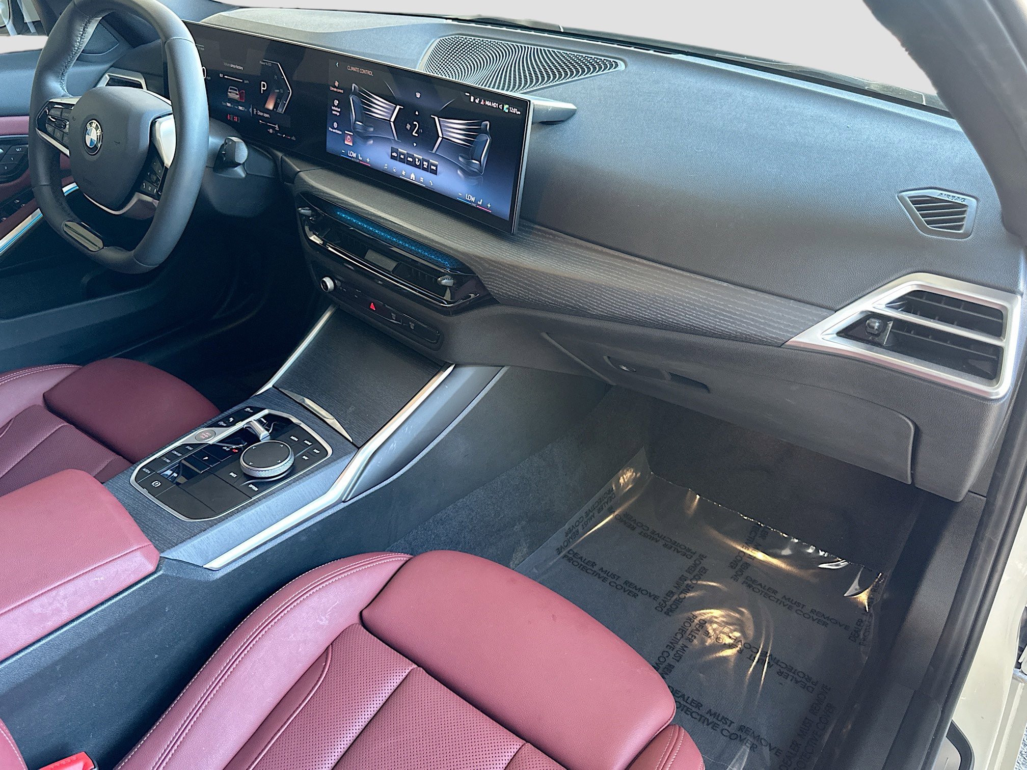 Used 2025 BMW 330i Sedan w/ M Sport Package image 30