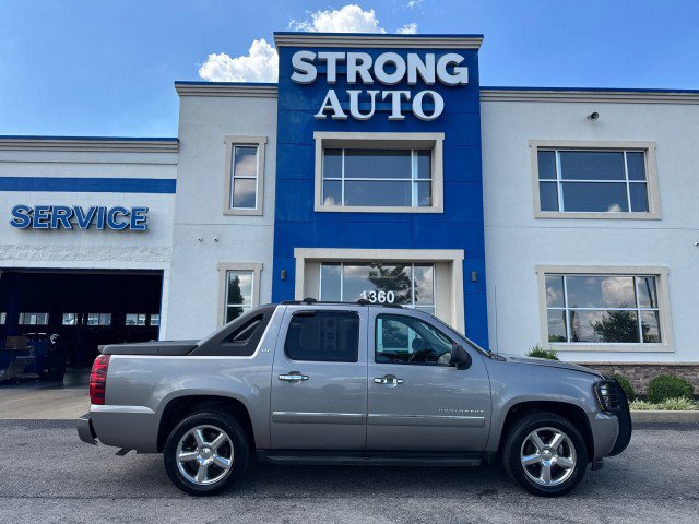 Used 2012 Chevrolet Avalanche LTZ AWD/4WD image 15