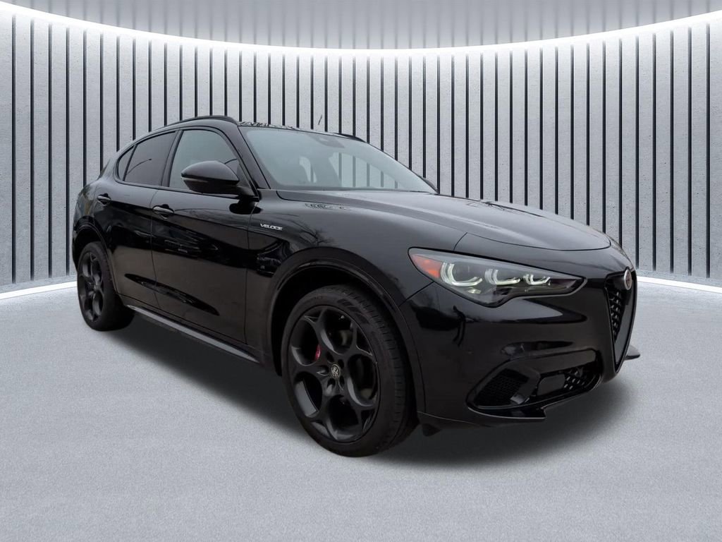 Used 2024 Alfa Romeo Stelvio Veloce image 1