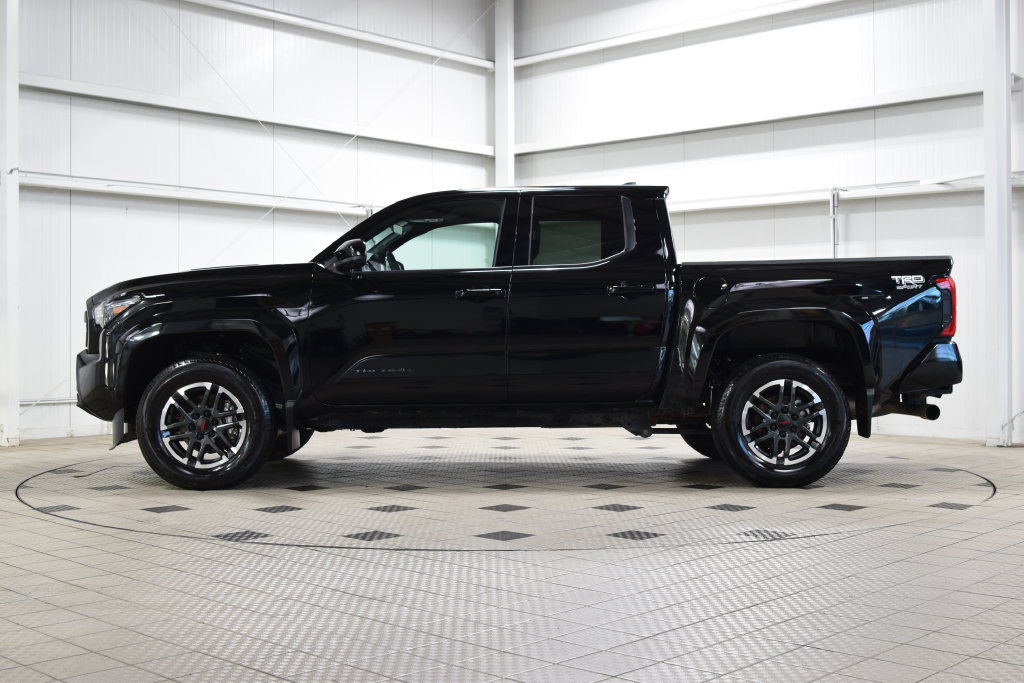 Used 2025 Toyota Tacoma TRD Sport AWD/4WD image 4
