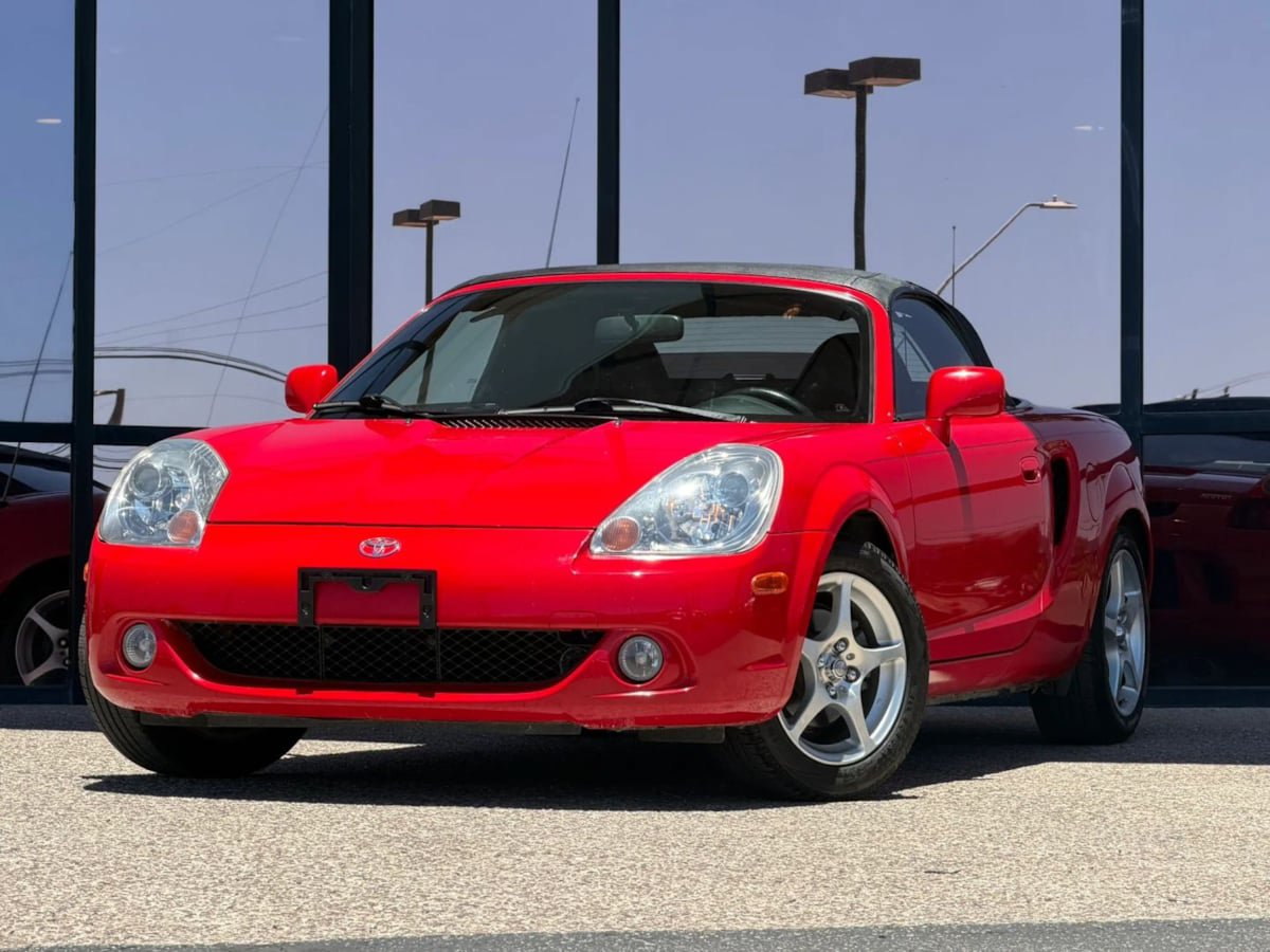 Used 2003 Toyota MR2 RWD image 2