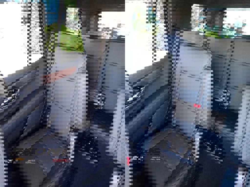 New 2026 GMC Yukon Denali w/ Denali Reserve Package image 14