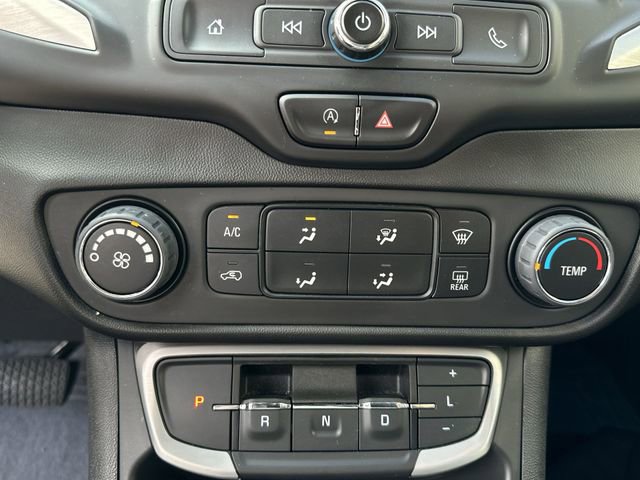 Used 2023 GMC Terrain SLE image 25