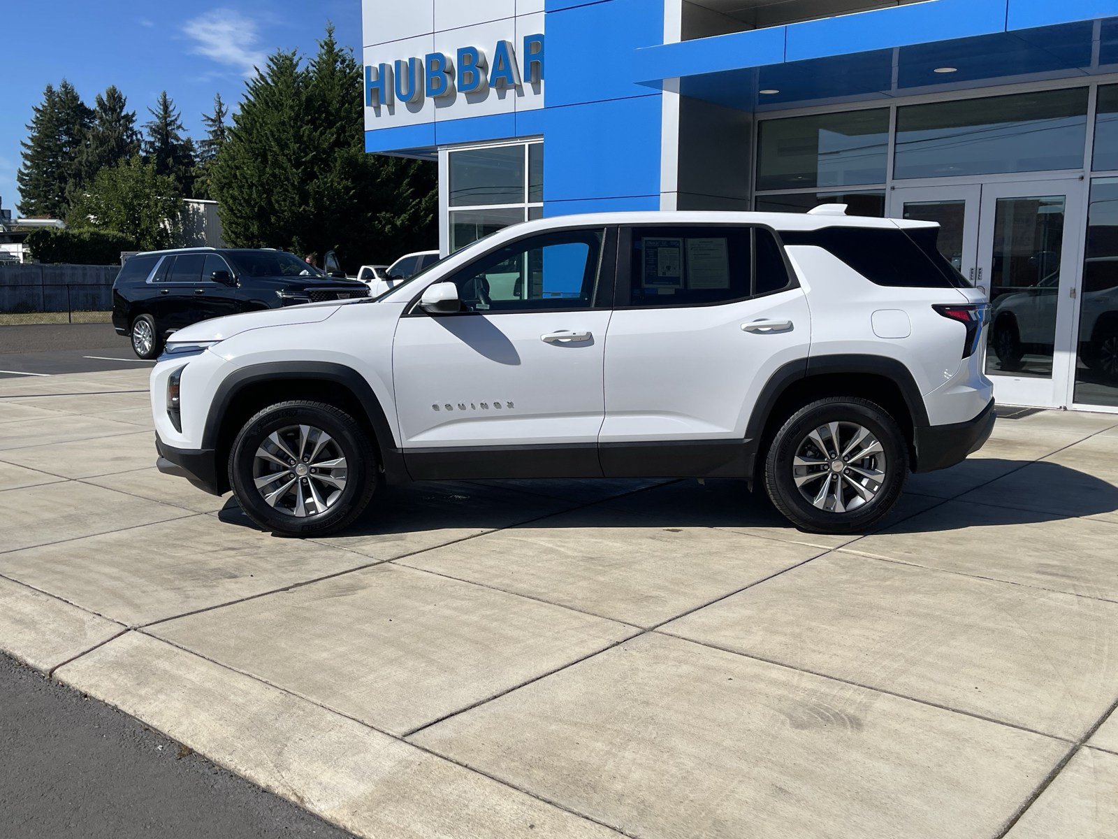 Used 2026 Chevrolet Equinox LT AWD/4WD image 2