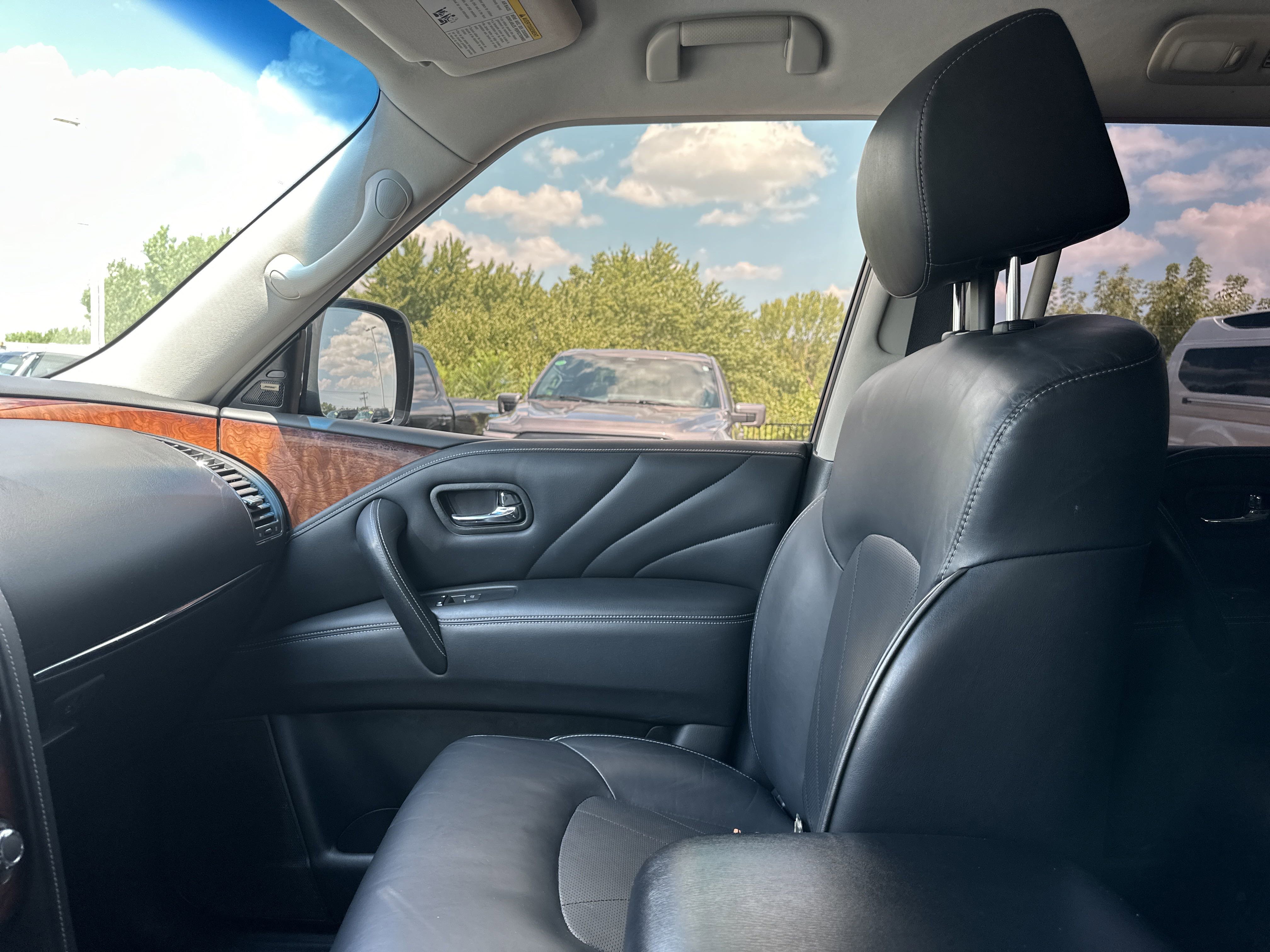 Used 2017 INFINITI QX80 4WD w/ Deluxe Technology Package image 22