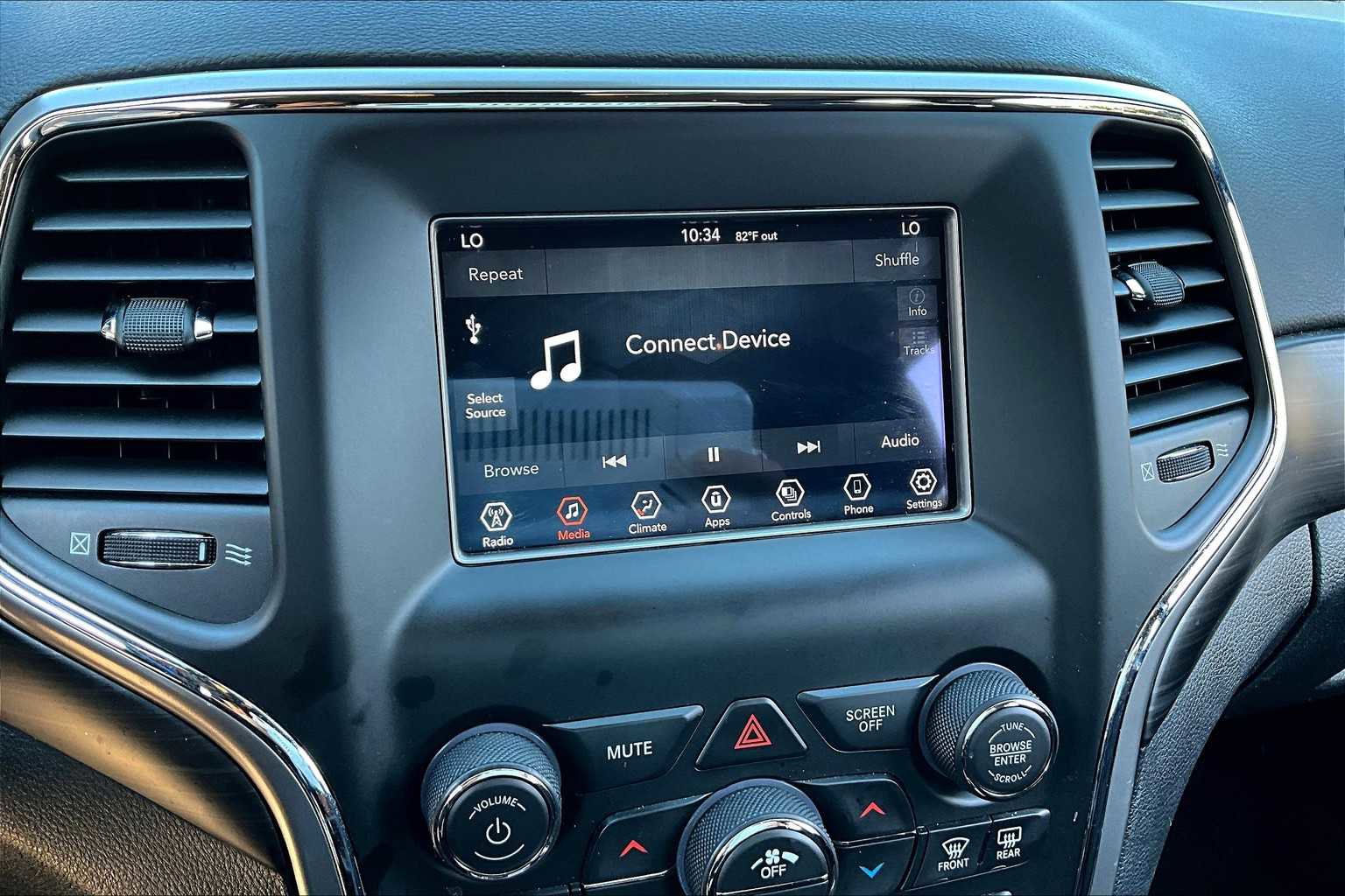 Used 2021 Jeep Grand Cherokee Laredo image 29