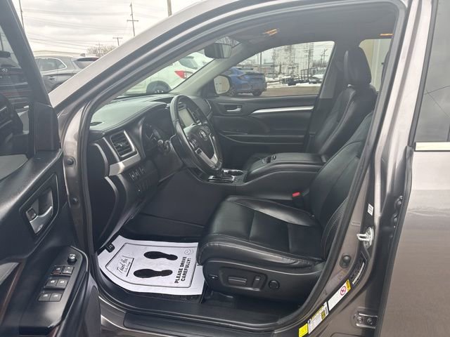 Used 2018 Toyota Highlander XLE image 10
