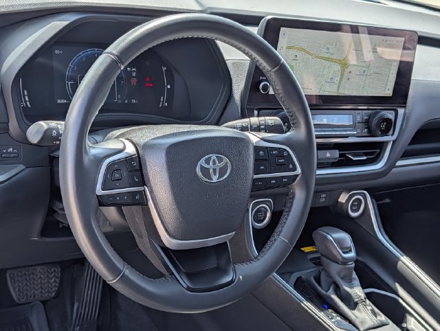 Used 2024 Toyota Grand Highlander AWD image 20