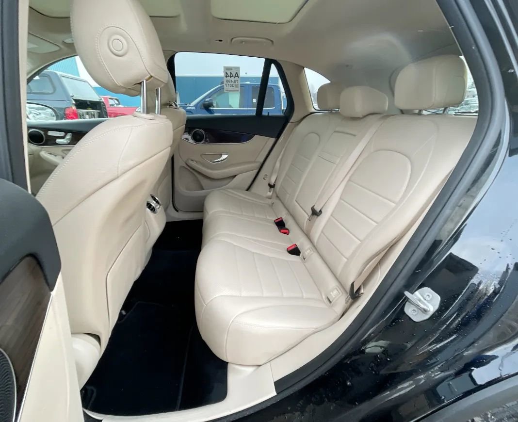 Used 2017 Mercedes-Benz GLC 300 4MATIC image 12