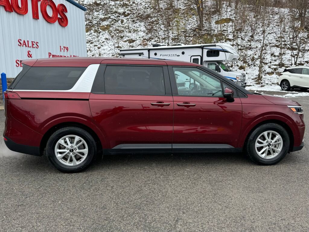 Used 2024 Kia Carnival LX image 8