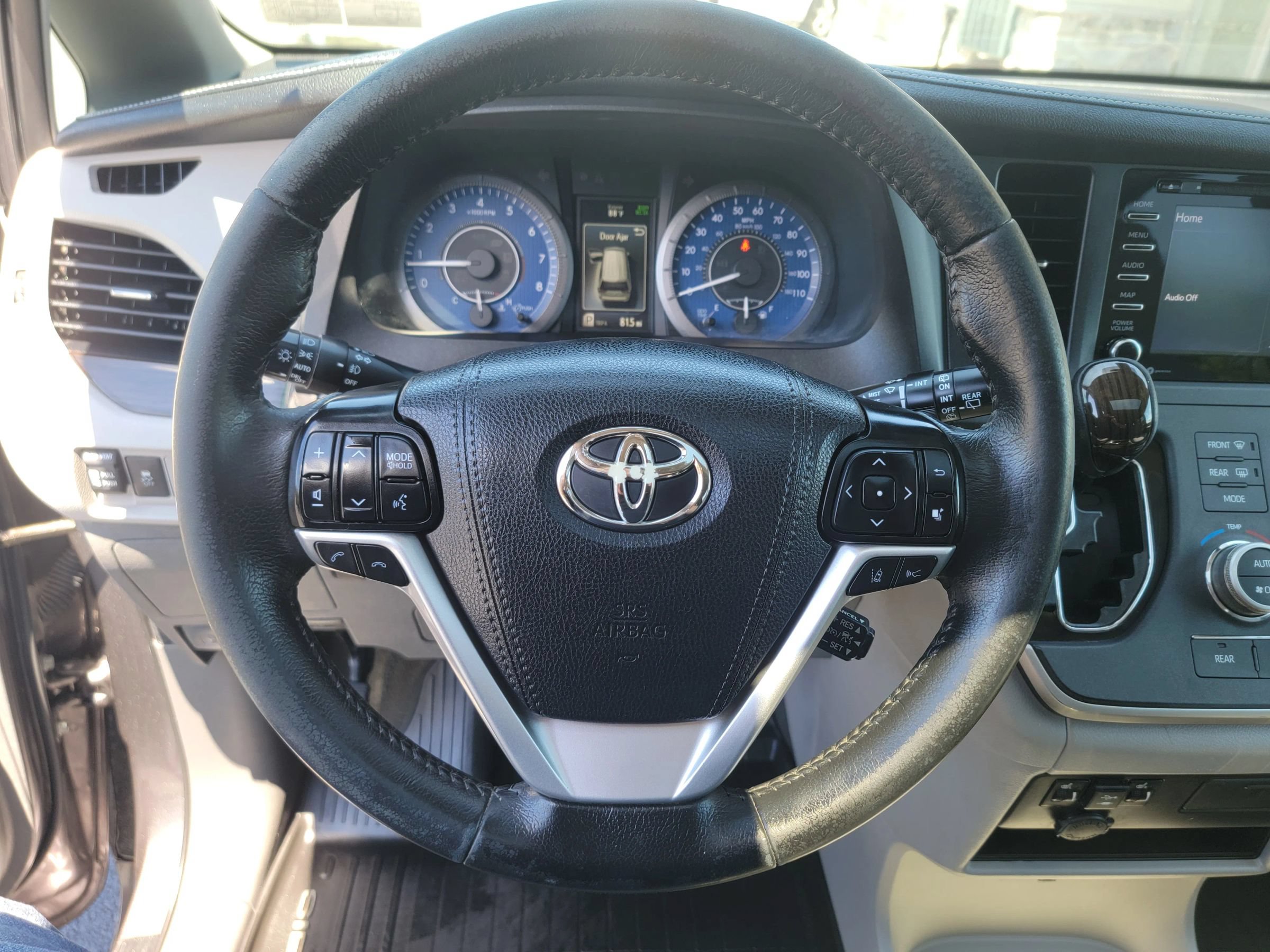 Used 2020 Toyota Sienna XLE AWD/4WD image 24
