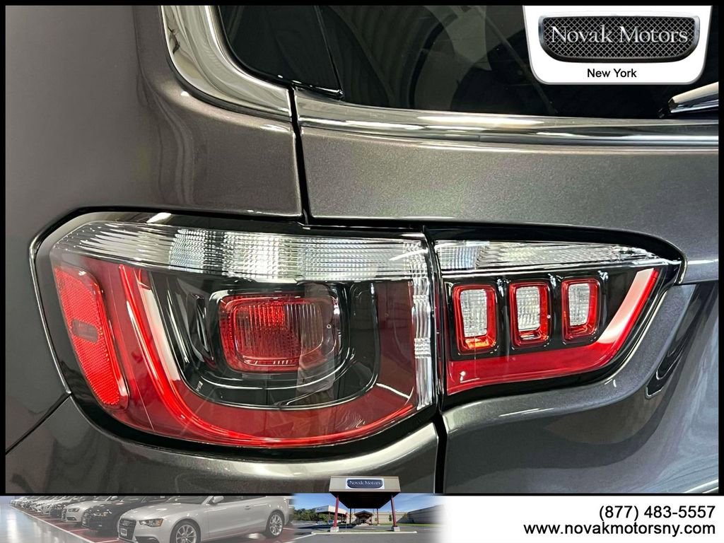 Used 2022 Jeep Compass Limited w/ Sun and Sound Group AWD/4WD image 11