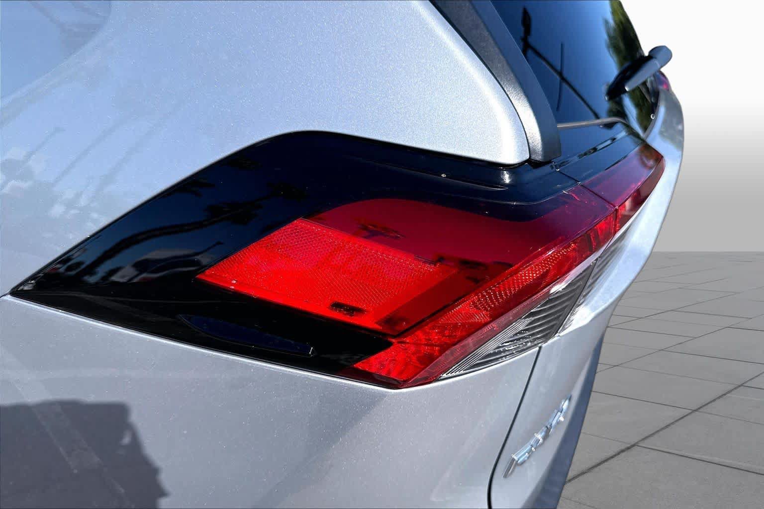 Used 2024 Toyota RAV4 XLE FWD image 27