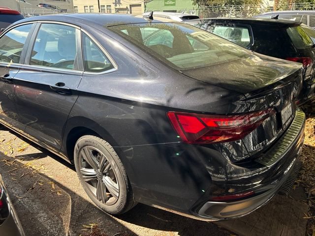 Certified 2024 Volkswagen Jetta SE w/ Panoramic Sunroof Package FWD image 5