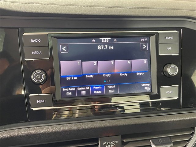 Used 2024 Volkswagen Jetta SE image 7