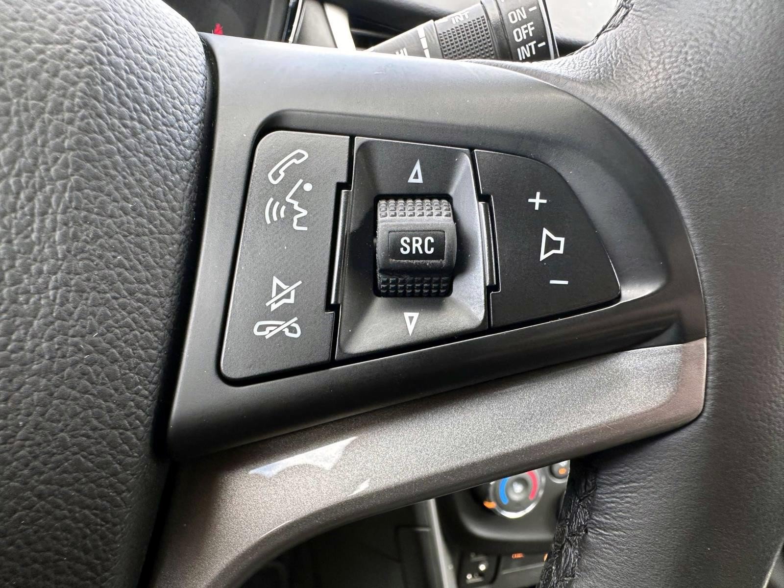 Used 2021 Chevrolet Trax LT w/ Redline Edition AWD/4WD image 17