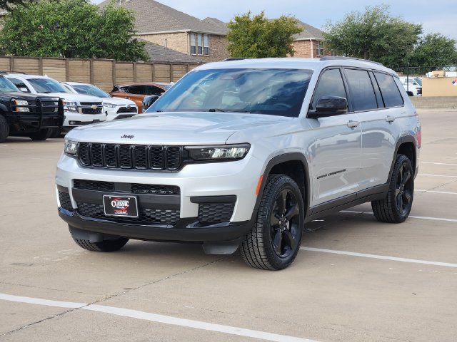 Used 2023 Jeep Grand Cherokee L Laredo RWD image 11
