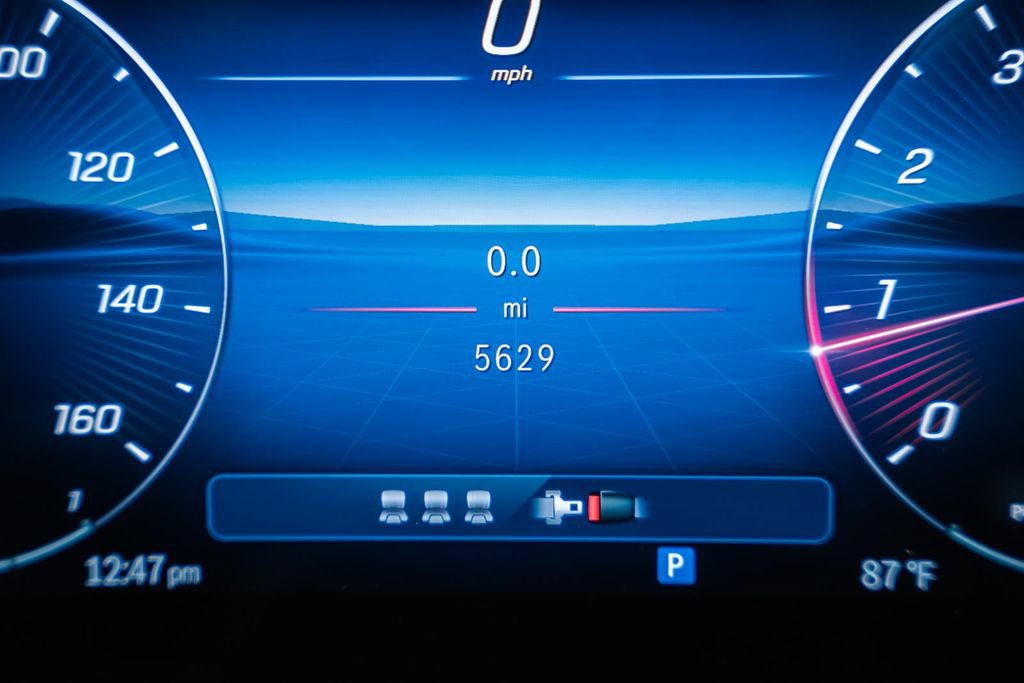 Used 2025 Mercedes-Benz C 300 4MATIC Sedan image 50