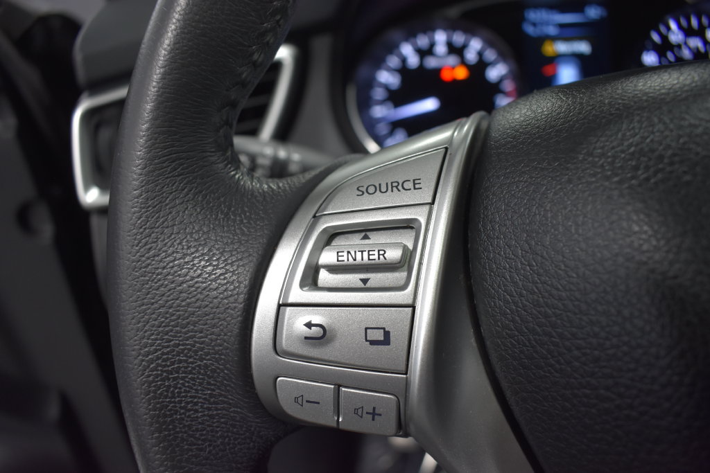 Used 2015 Nissan Rogue SL w/ SL Premium Package AWD/4WD image 29