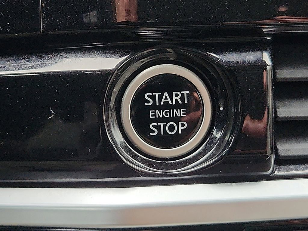 Used 2022 Nissan Pathfinder SV image 25