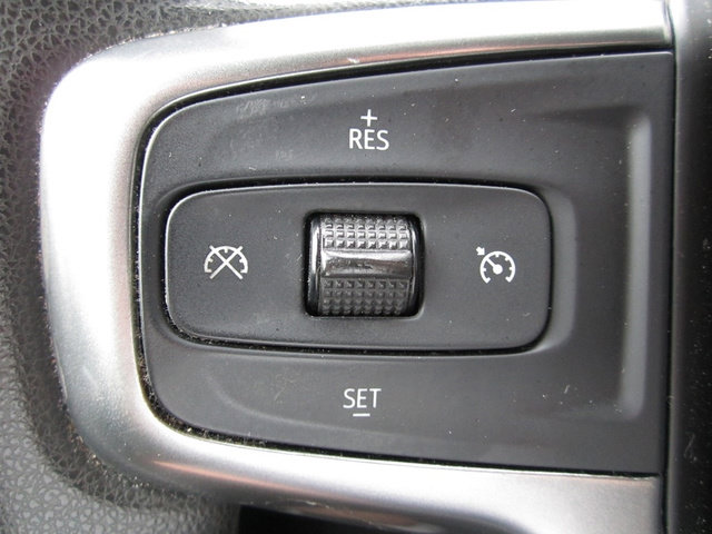 Used 2020 Chevrolet Silverado 1500 LT w/ LT Value Package AWD/4WD image 18