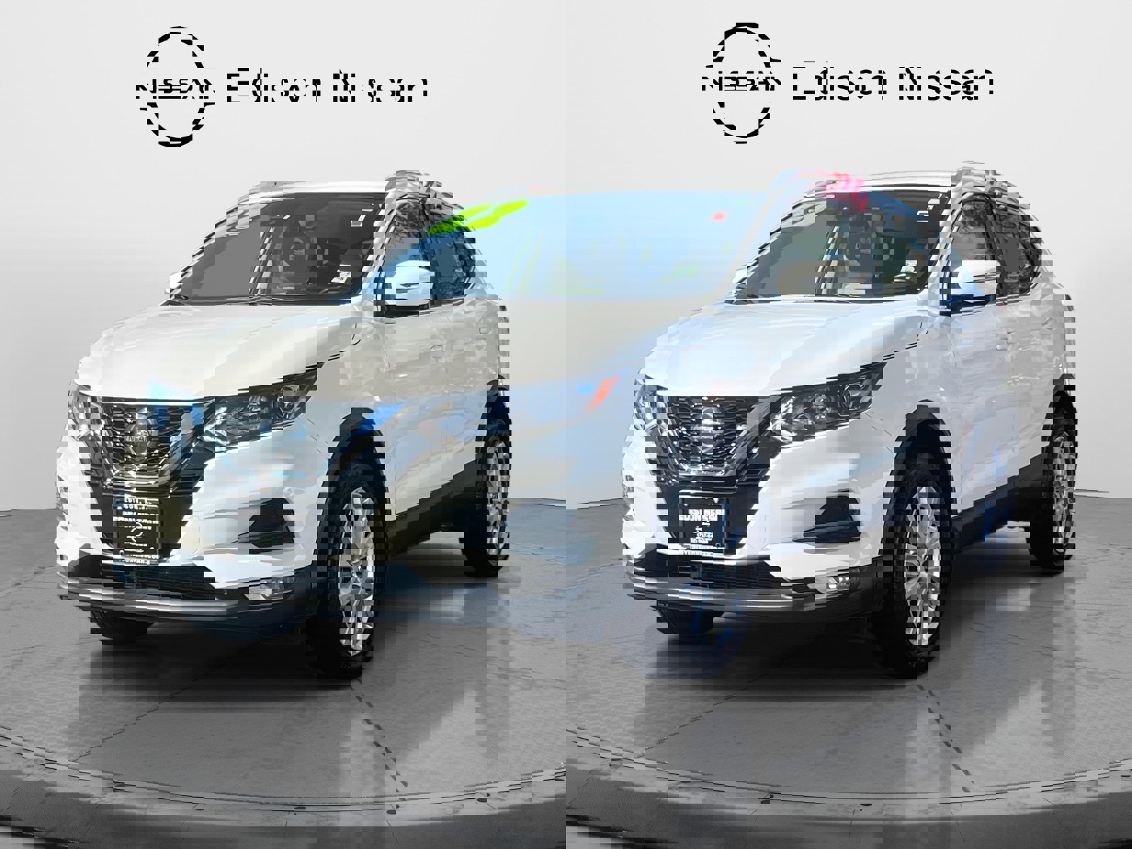 Used 2022 Nissan Rogue Sport SV w/ Technology Package image 2