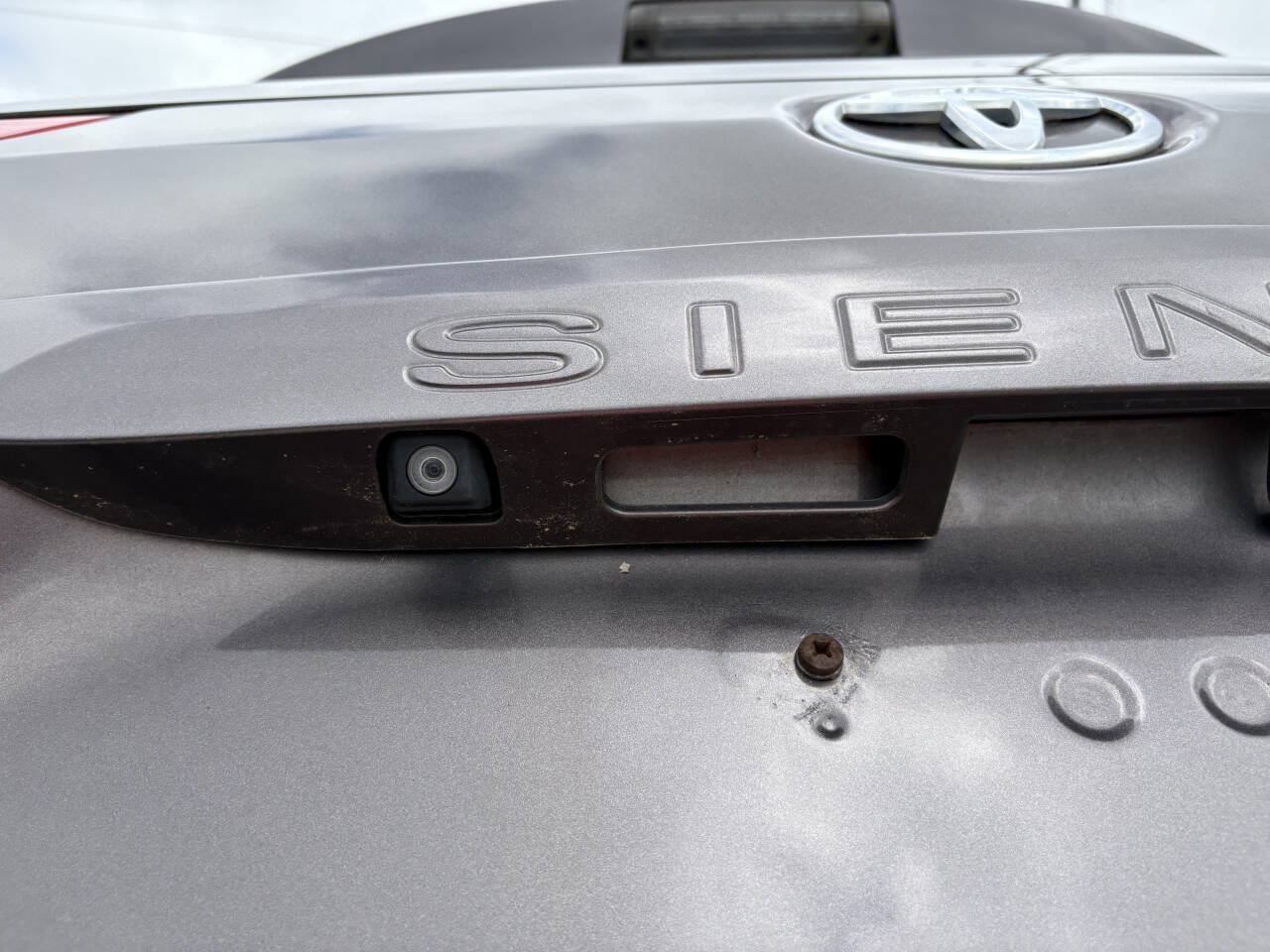 Used 2011 Toyota Sienna XLE w/ Entertainment Pkg FWD image 13