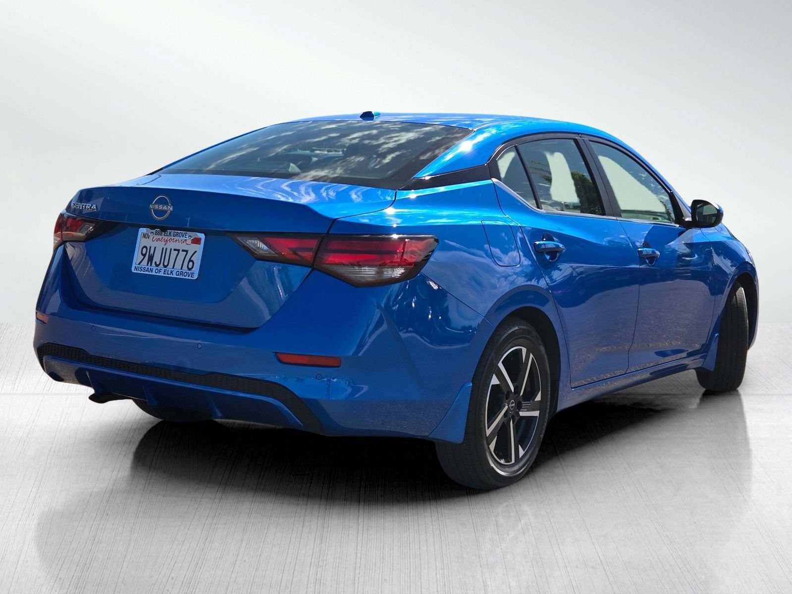 Used 2025 Nissan Sentra SV w/ All-Weather Package FWD image 4