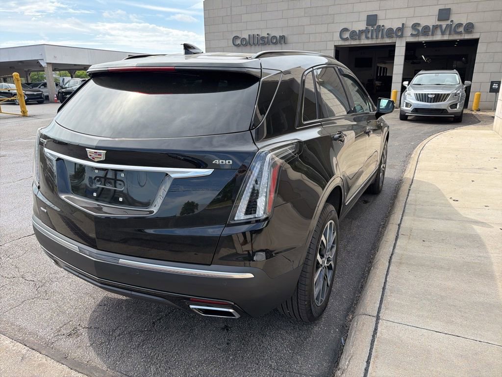 Certified 2025 Cadillac XT5 Sportv w/ Technology Package AWD/4WD image 4