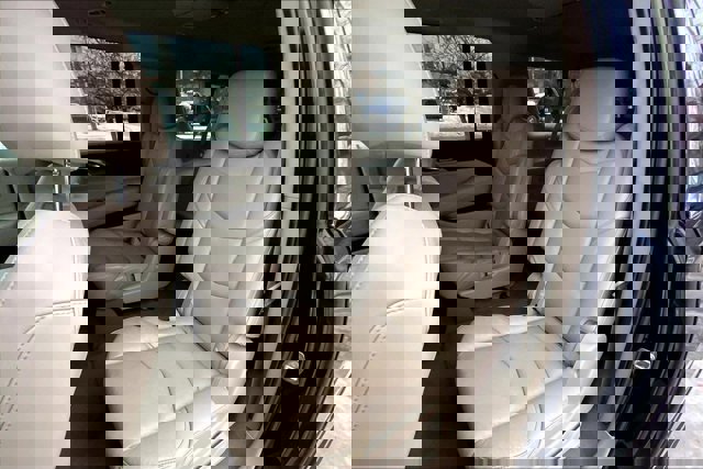 Used 2019 Cadillac Escalade ESV Luxury image 25