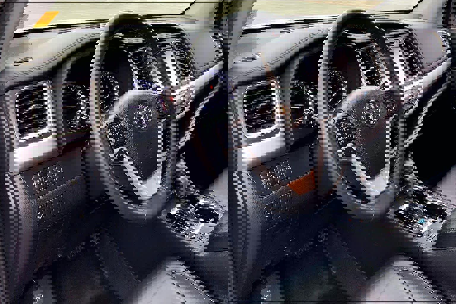 Used 2019 Toyota Highlander XLE image 15