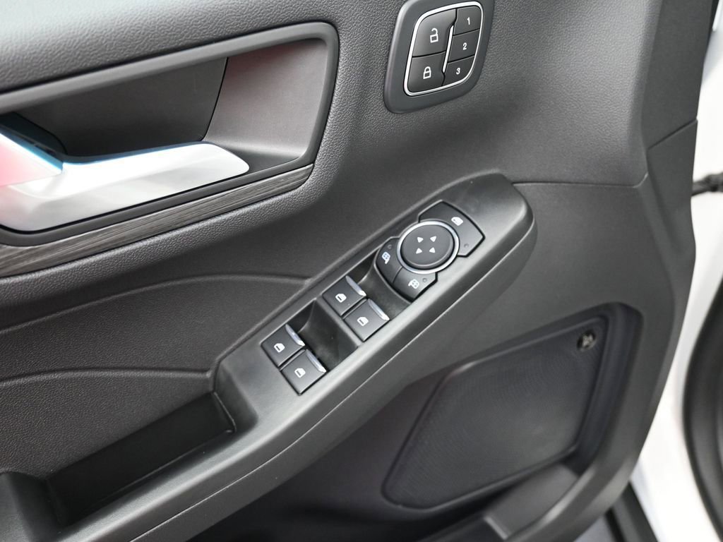 Used 2024 Ford Escape SE w/ PHEV Premium Package image 11