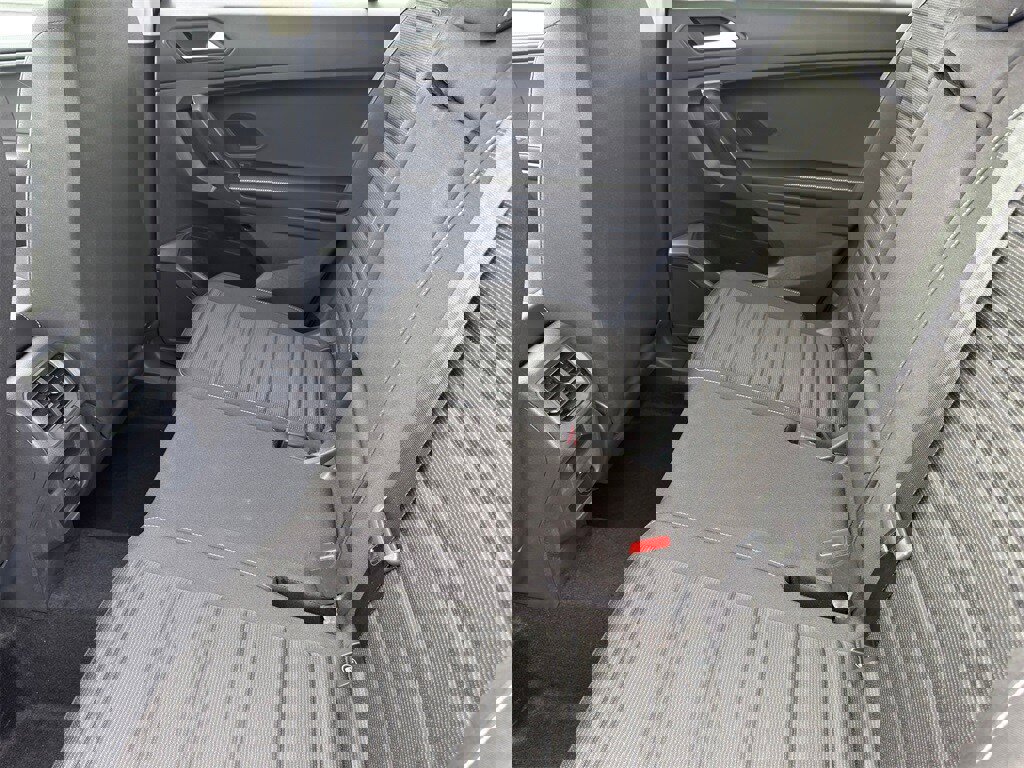 Used 2024 Volkswagen Tiguan S w/ MDO Package, Three-Row image 33