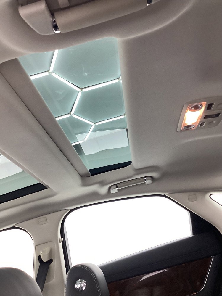 Used 2018 Jaguar XJ R-Sport image 46