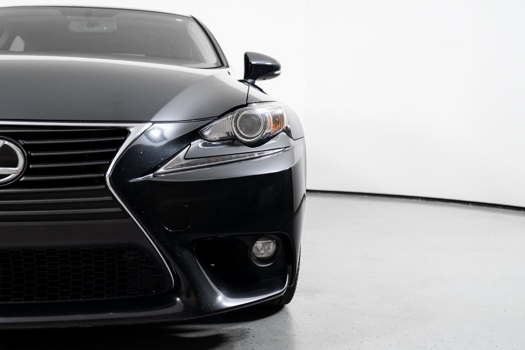 Used 2016 Lexus IS 200t RWD image 17