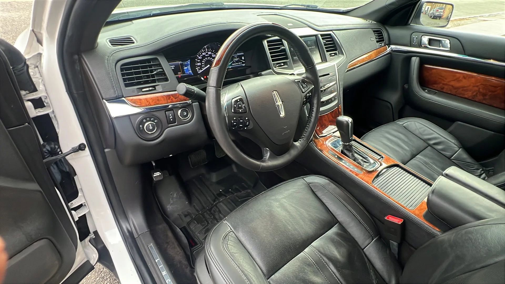 Used 2015 Lincoln MKS AWD w/ Equipment Group 101A image 23