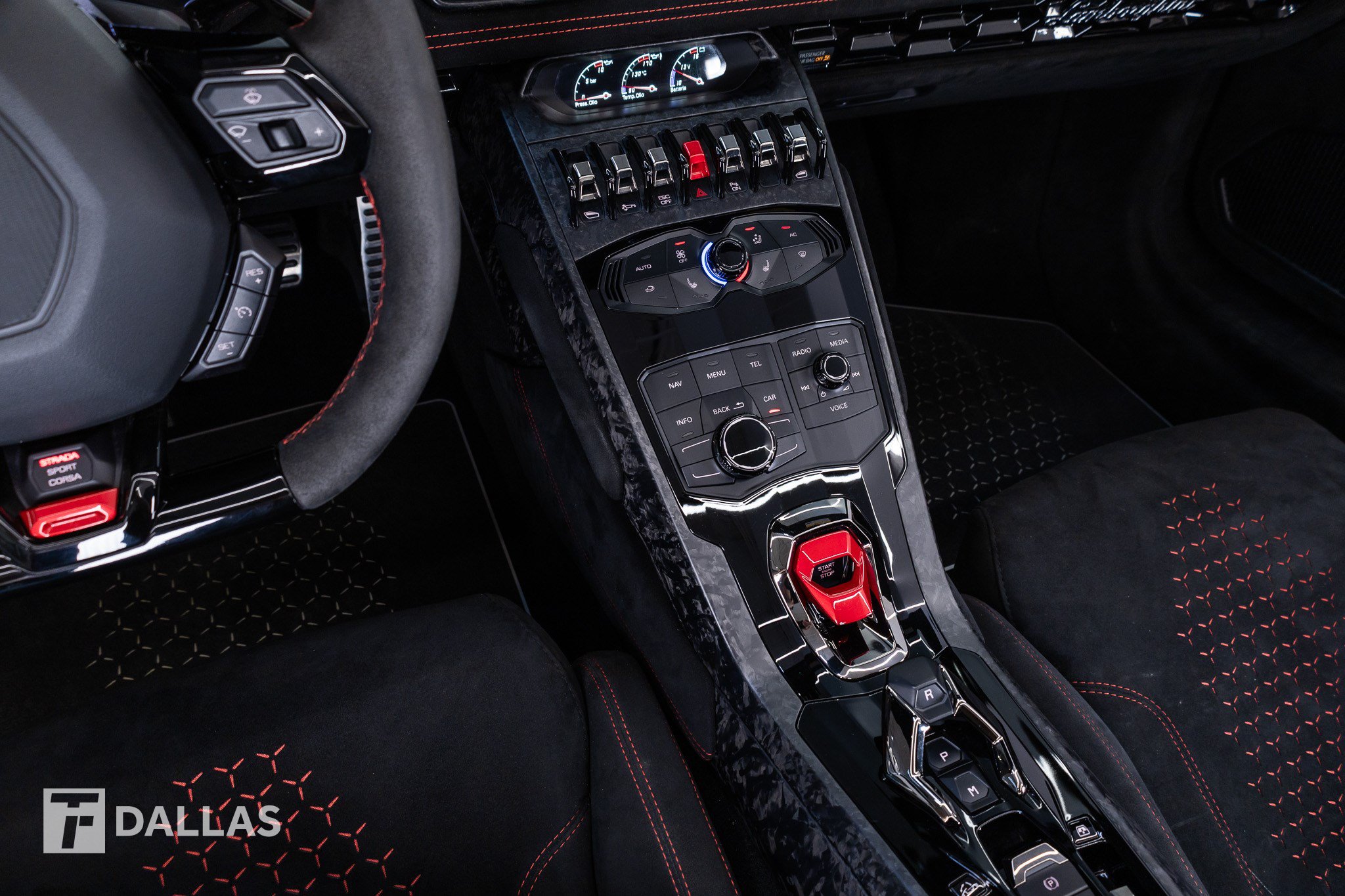 Used 2018 Lamborghini Huracan Performante AWD/4WD image 39