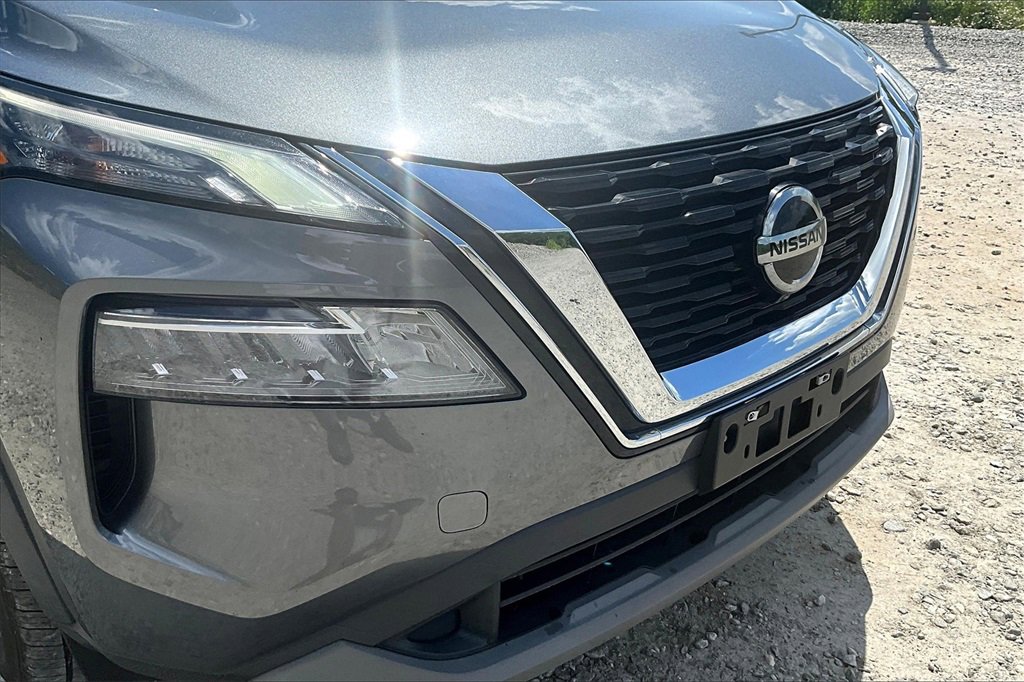 Used 2021 Nissan Rogue SV image 26