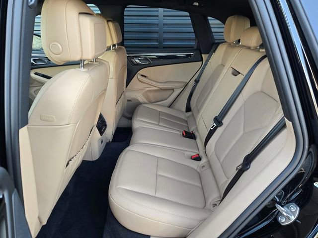 Used 2025 Porsche Macan image 18