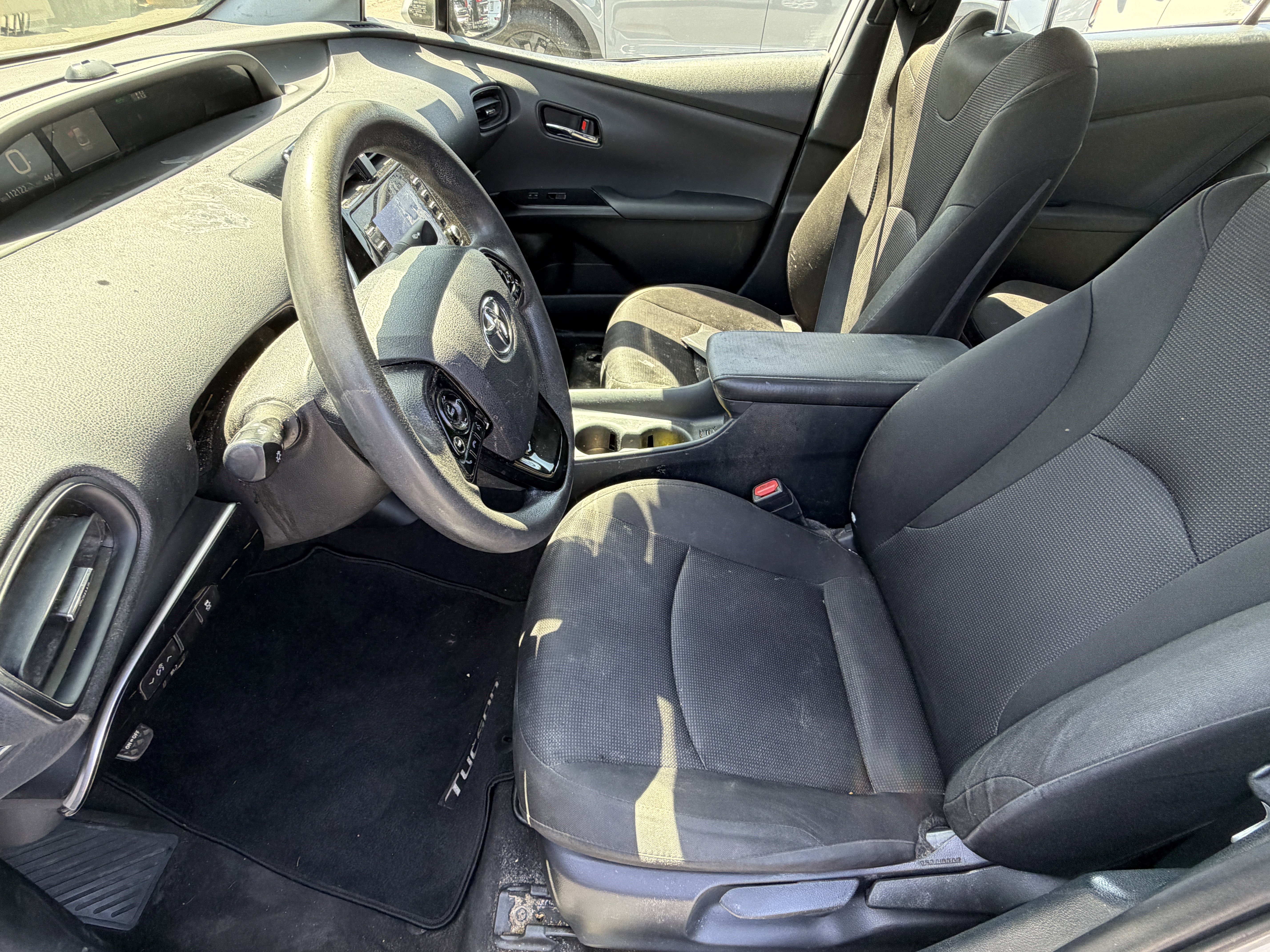 Used 2022 Toyota Prius L Eco FWD image 11