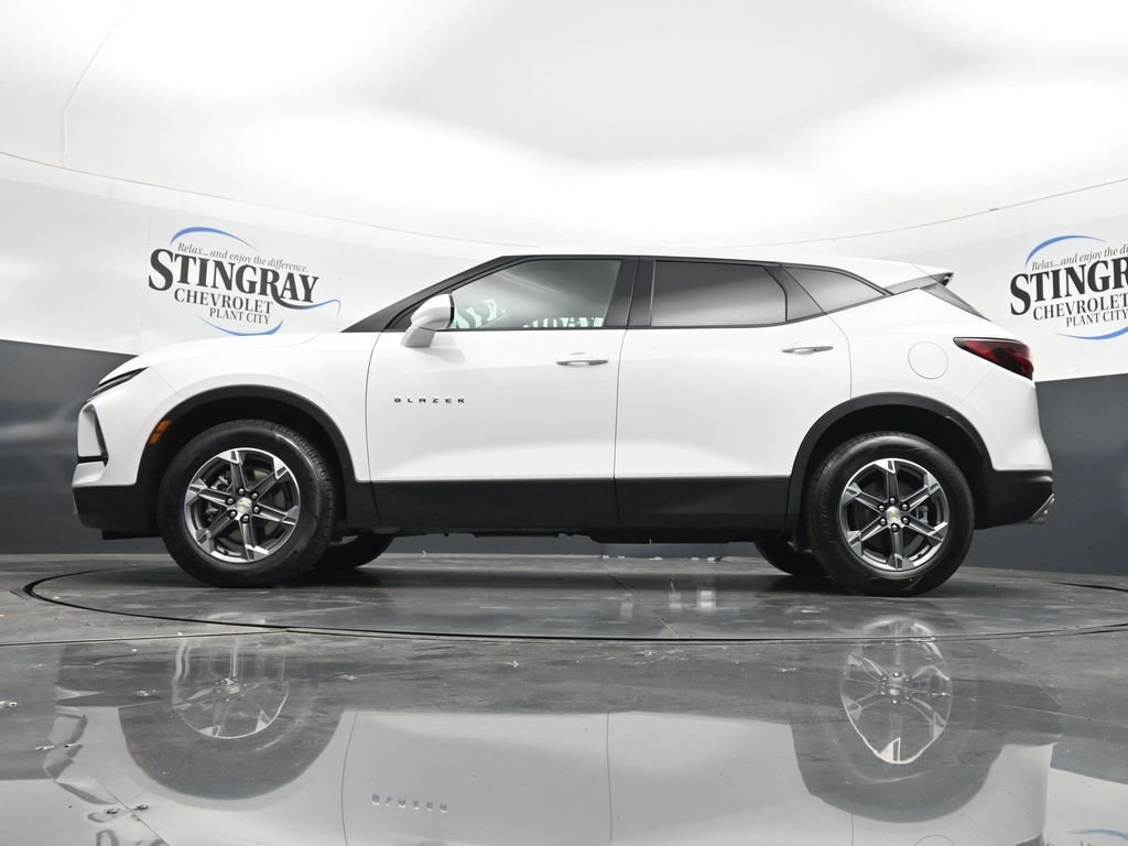 Used 2025 Chevrolet Blazer LT FWD image 29