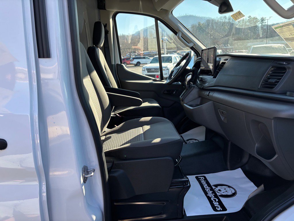 New 2026 Ford Transit 250 148 Medium Roof image 14