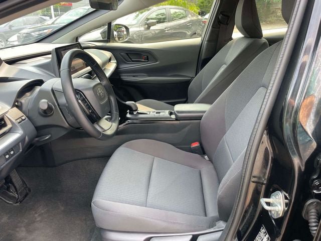 Certified 2025 Toyota Prius LE FWD image 17