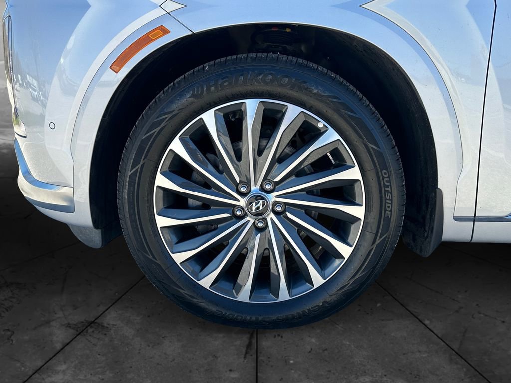 Used 2023 Hyundai Palisade Calligraphy image 14