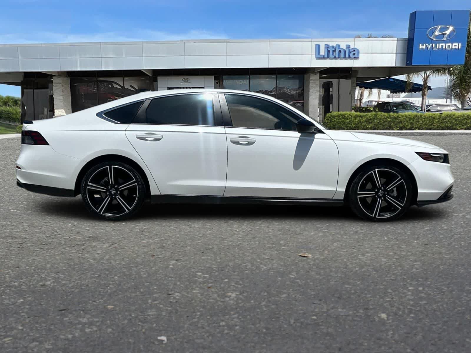 Used 2024 Honda Accord Sport image 9
