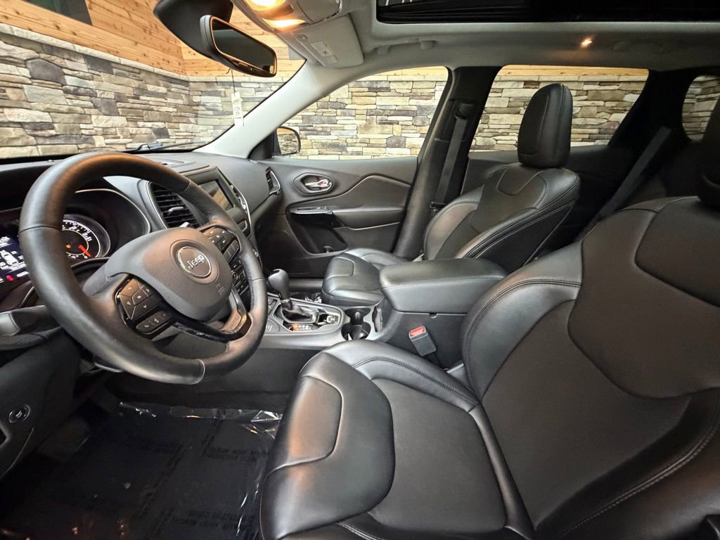 Used 2020 Jeep Cherokee Latitude Plus image 11