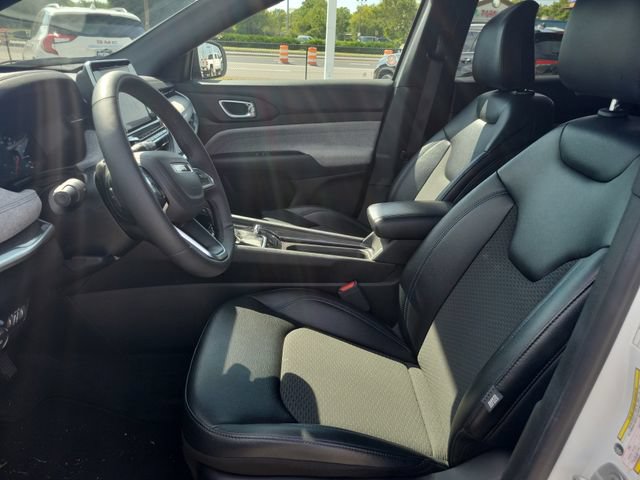 Used 2025 Jeep Compass Latitude AWD/4WD image 17