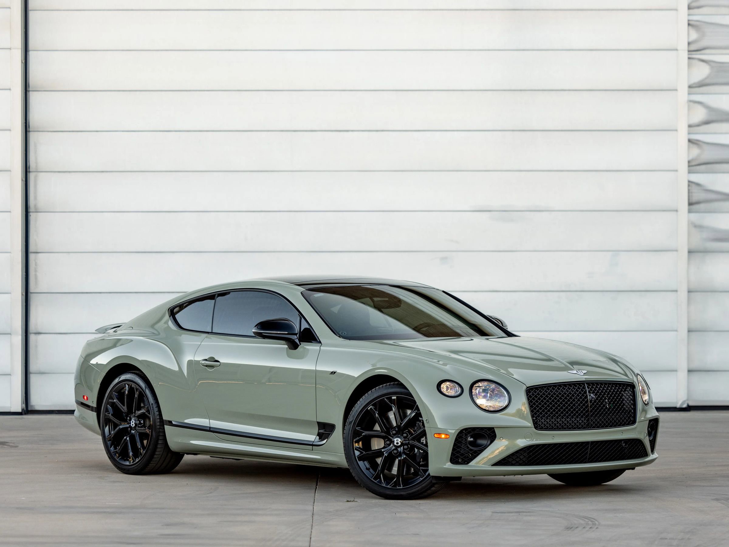 Used 2023 Bentley Continental GT Mulliner AWD/4WD image 1