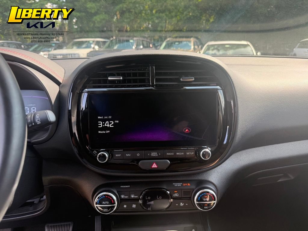Used 2025 Kia Soul GT-Line w/ GT-Line Technology Package FWD image 13