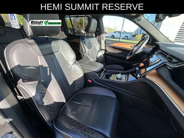 Used 2022 Jeep Grand Cherokee Summit AWD/4WD image 25